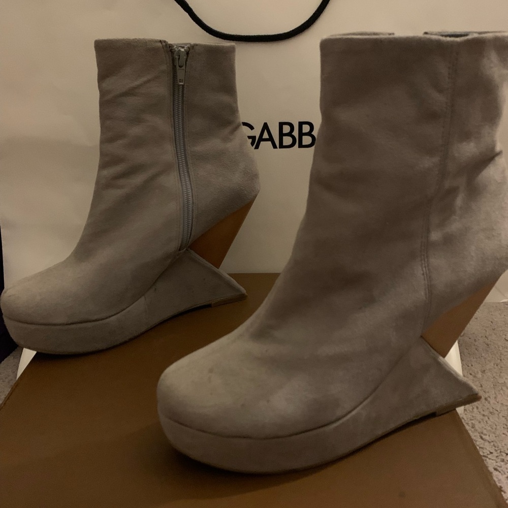 JEFFREY CAMPBELL BOOTS!